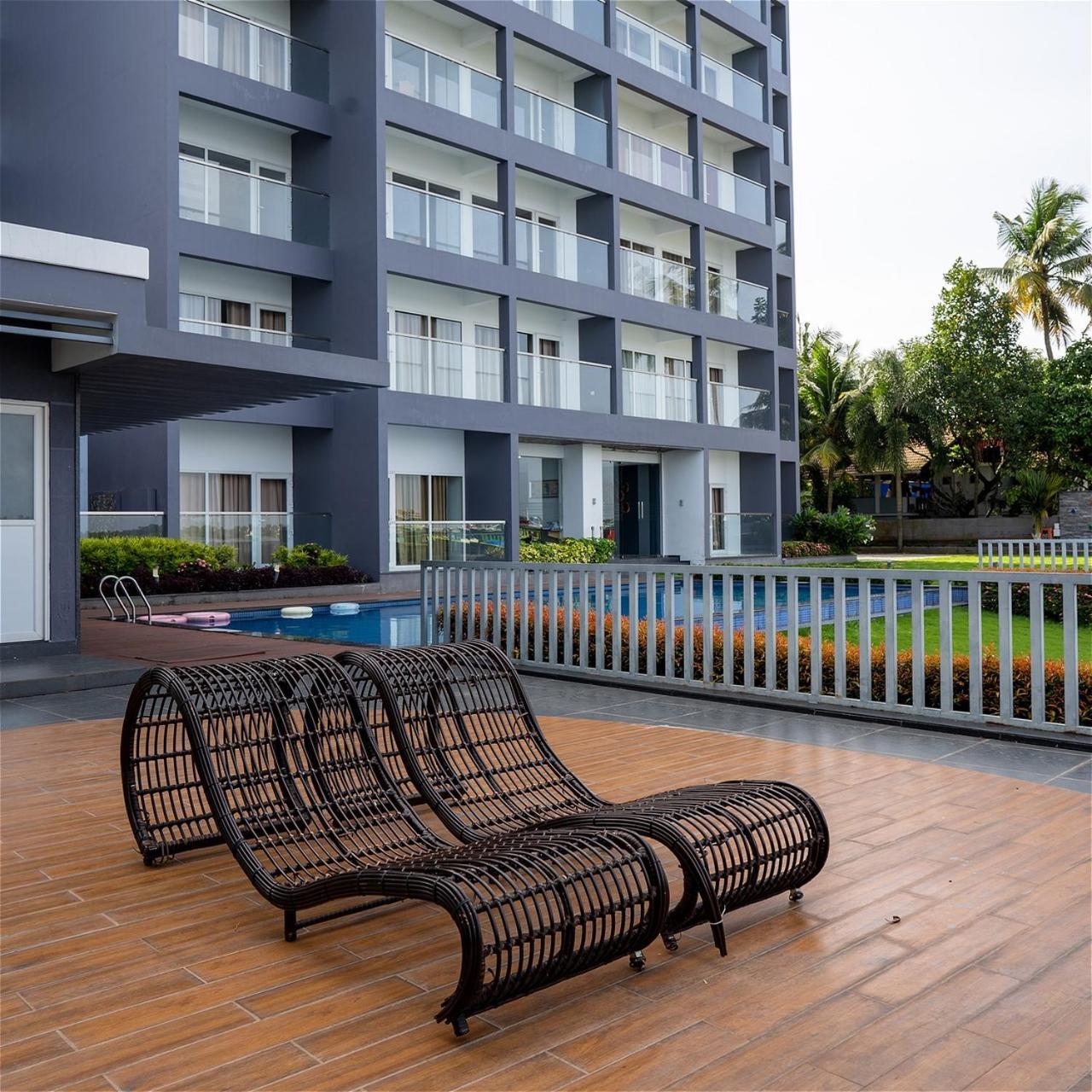 Kent Baywatch Suites Kochi Exterior foto